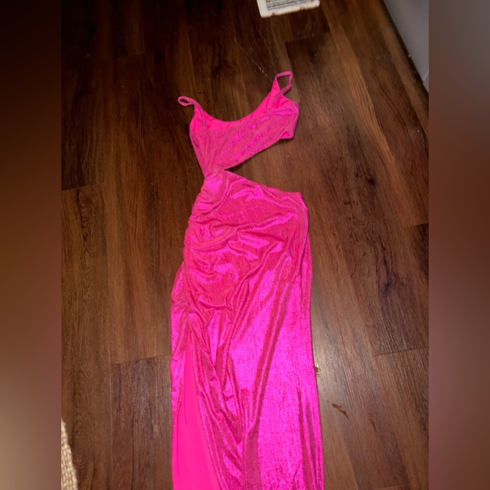 superdown NWOT
miyah cut out dress metallic hot pink split maxi $140 revolve - Picture 6 of 11